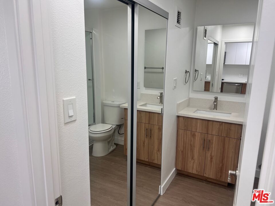 Bathroom, Dual Sink Vanities, Interior, Wood Texture Flooring