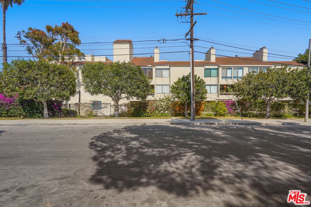 Exterior, Facade, Spanish Mediterranean