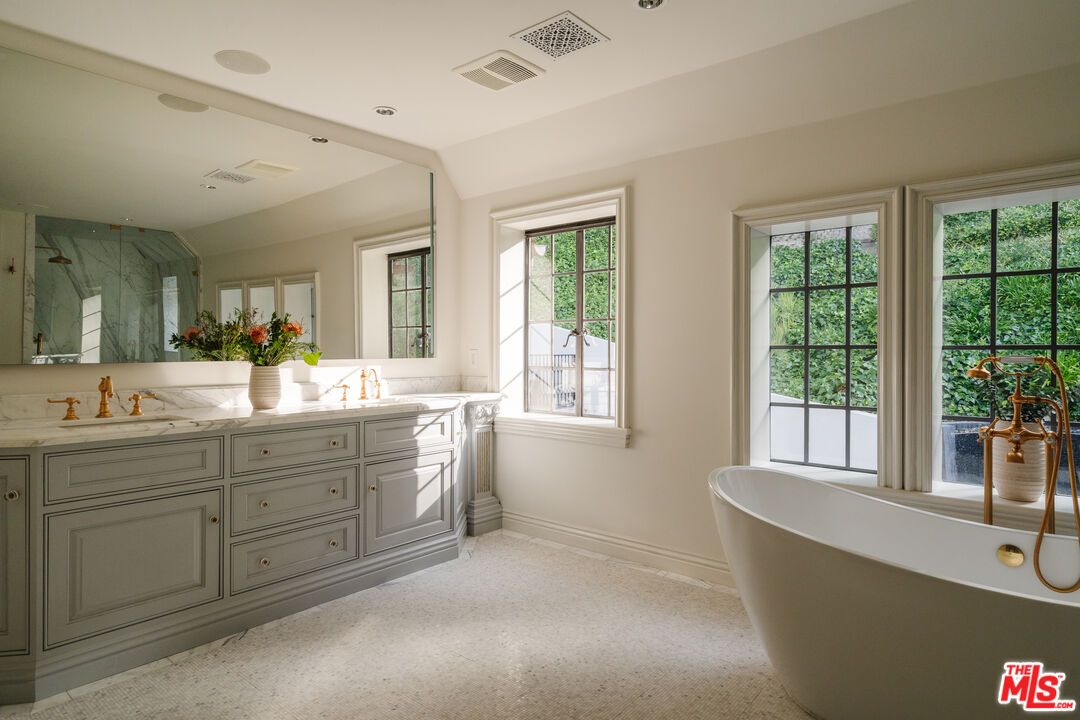 Bathroom, Dual Sink Vanities, Free Standing Baths, Interior, Recessed Lighting