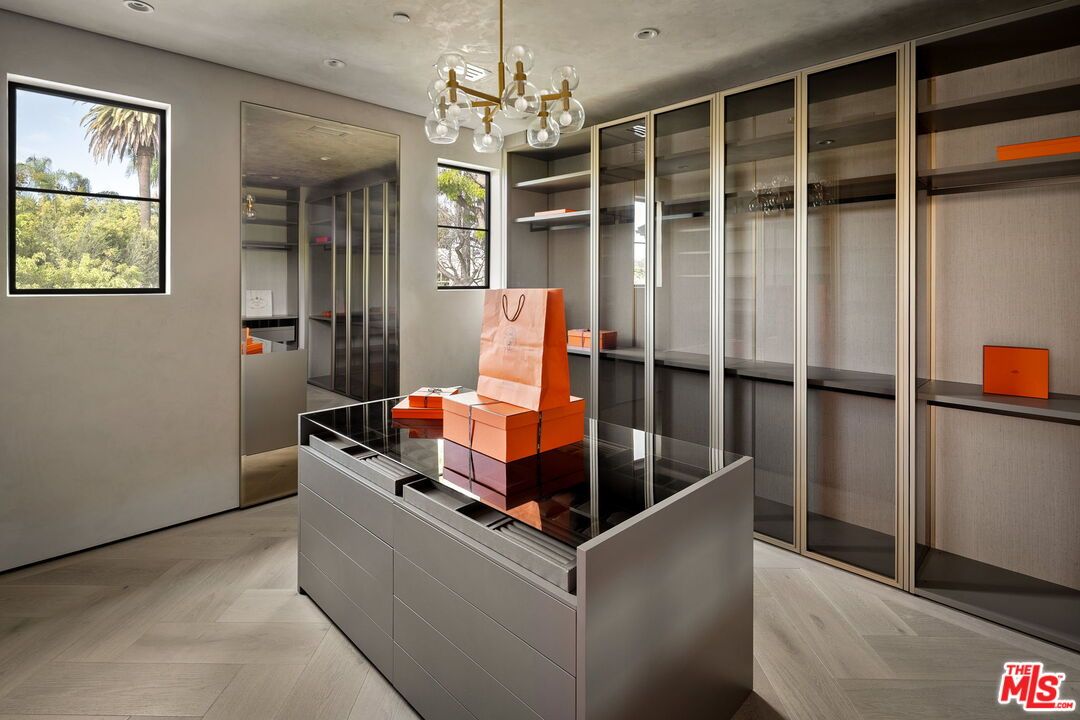 Chandelier, Interior, Pendant Lights, Recessed Lighting, Walk-in Closets, Wood Texture Flooring