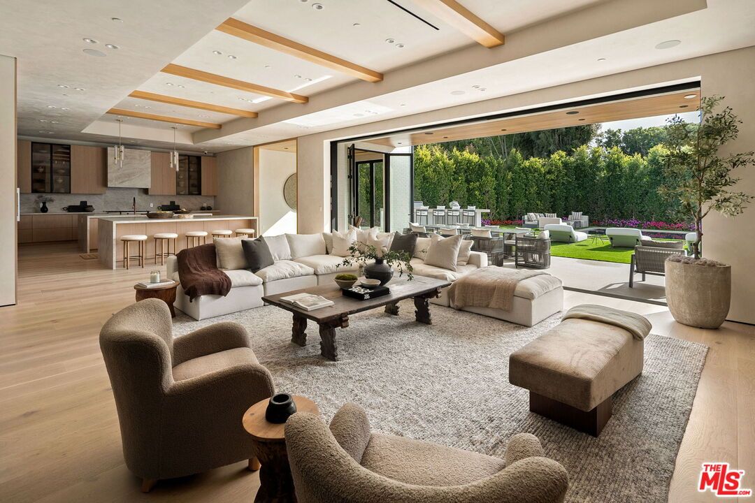 Interior, Kitchen, Living room, Pendant Lights, Recessed Lighting, Wooden Beams, Wood Texture Flooring