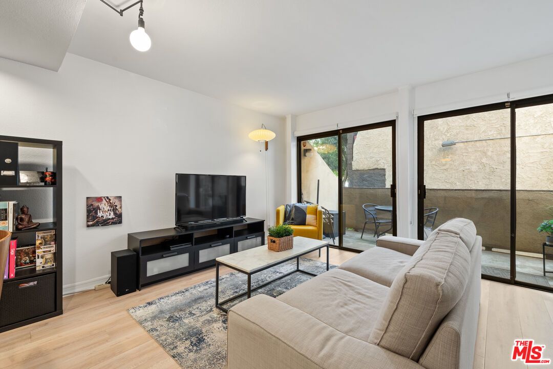 Interior, Living room, Pendant Lights, Wood Texture Flooring