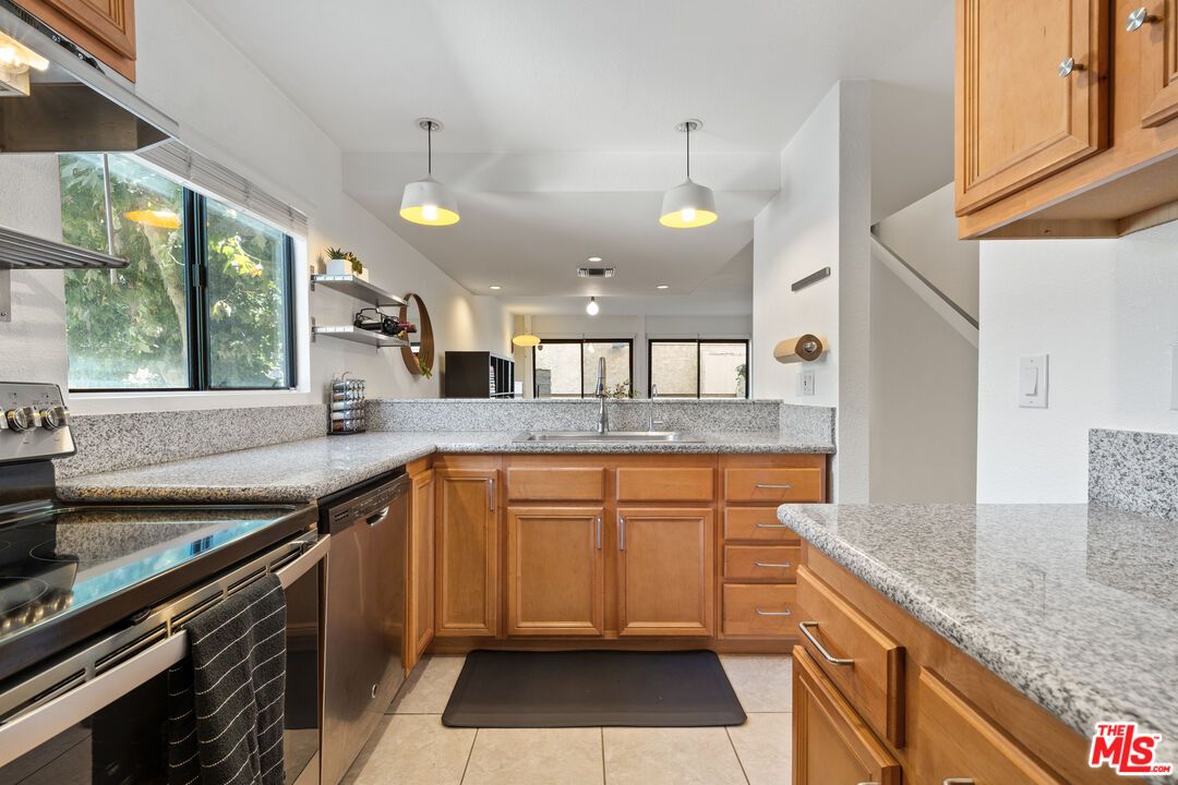 Interior, Kitchen, Pendant Lights, Stainless Steel Appliances