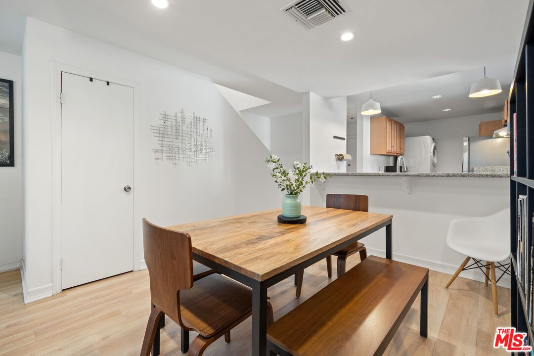 Dining room, Interior, Kitchen, Pendant Lights, Recessed Lighting, Wood Texture Flooring