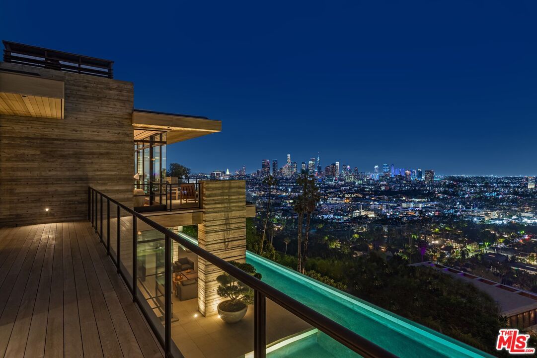 Exterior, Pool, Other, Skyline