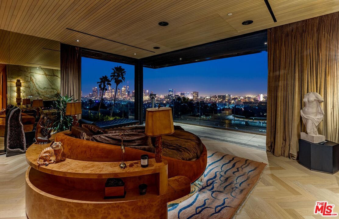 Interior, Recessed Lighting, Water, Wood Texture Flooring