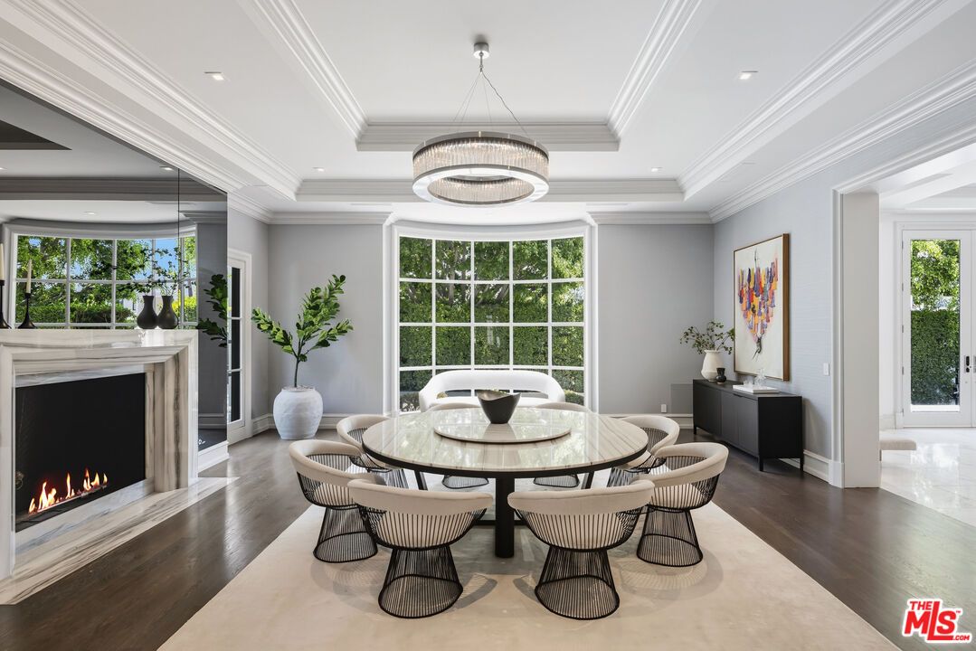 Chandelier, Dining room, Fireplace, Interior, Pendant Lights, Recessed Lighting, Wood Texture Flooring