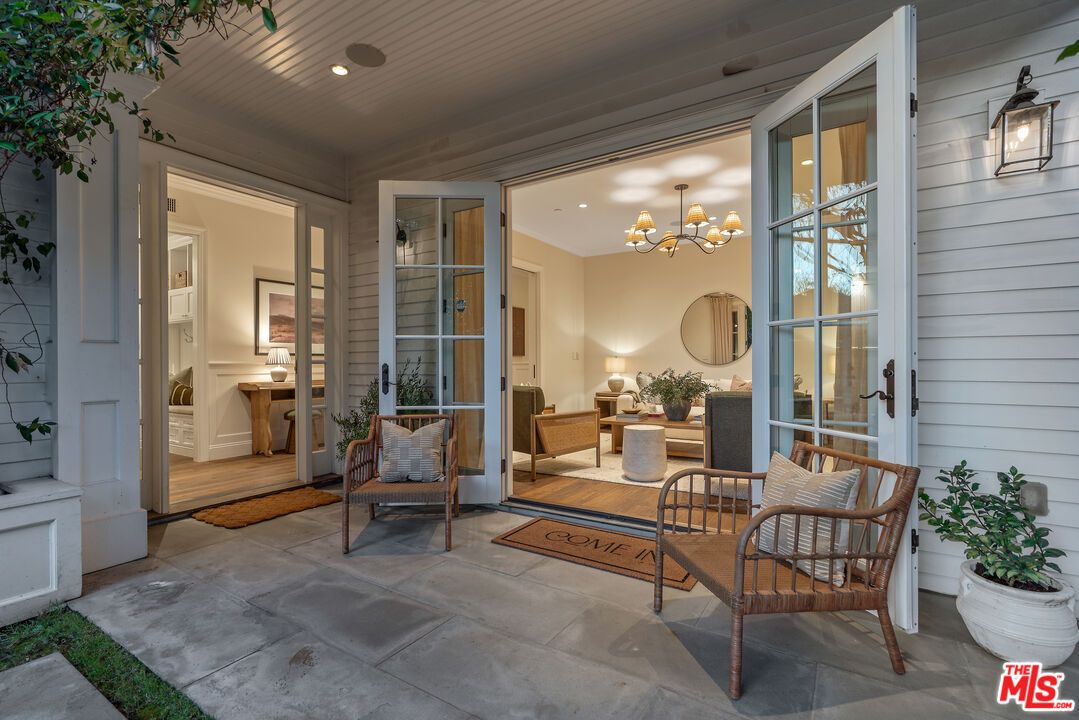 Exterior, Recessed Lighting