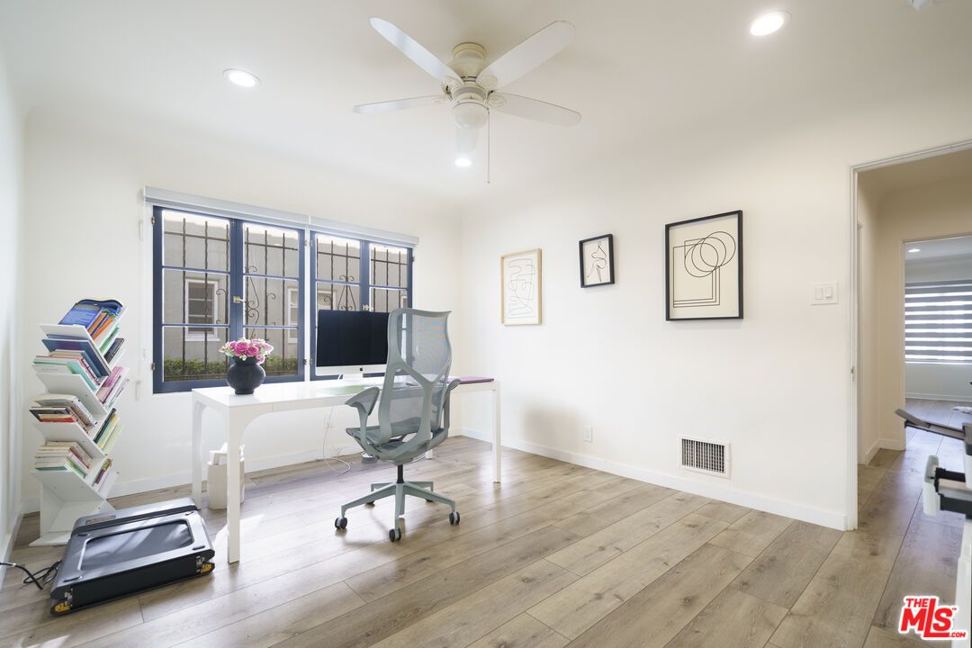 Home Office, Interior, Recessed Lighting, Wood Texture Flooring