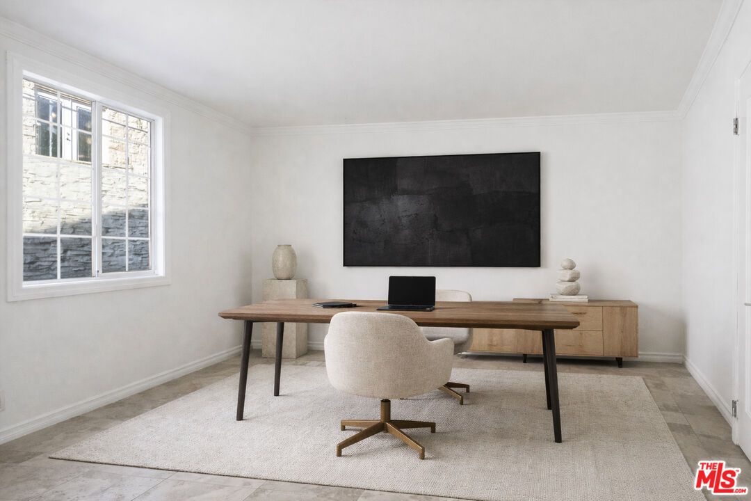 Home Office, Interior