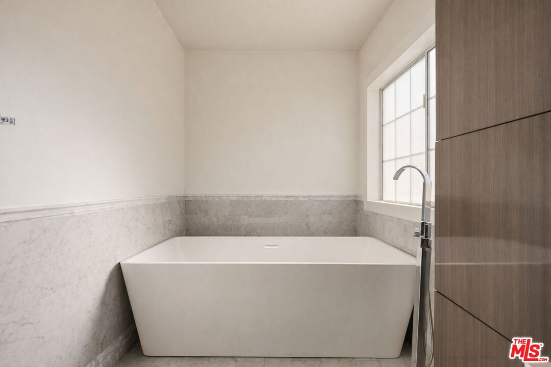 Bathroom, Free Standing Baths, Interior
