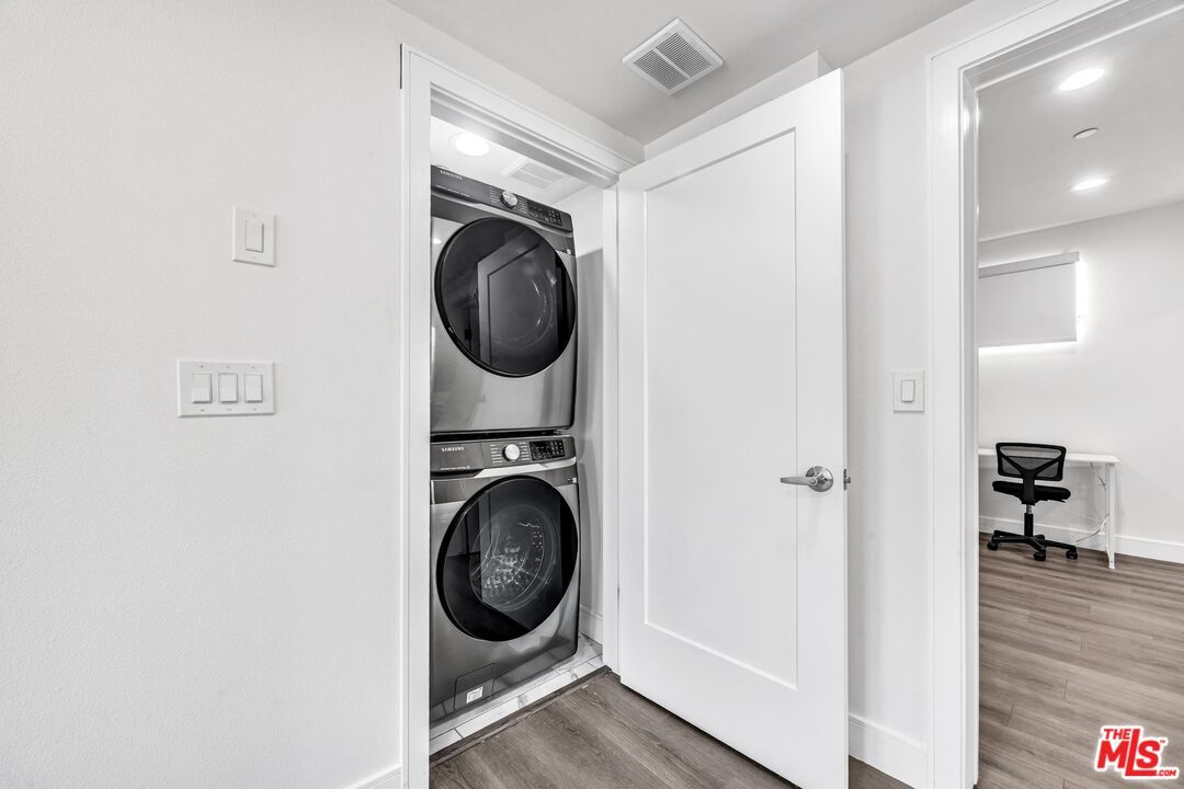 Interior, Recessed Lighting, Utility Closets, Washer, Wood Texture Flooring
