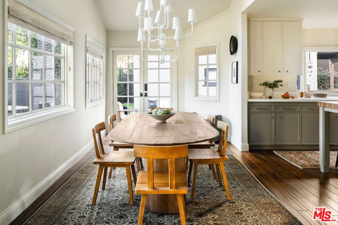 Chandelier, Dining room, Interior, Kitchen, Wood Texture Flooring