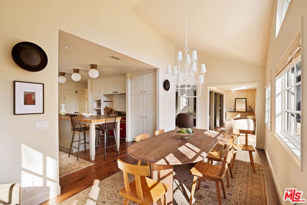 Chandelier, Dining room, Interior, Kitchen, Pendant Lights, Recessed Lighting, Wood Texture Flooring