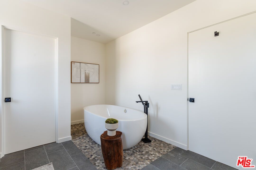 Bathroom, Free Standing Baths, Interior, Recessed Lighting