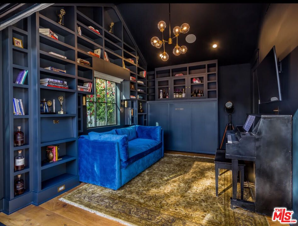 Interior, Pendant Lights, Piano, Recessed Lighting, Wood Texture Flooring