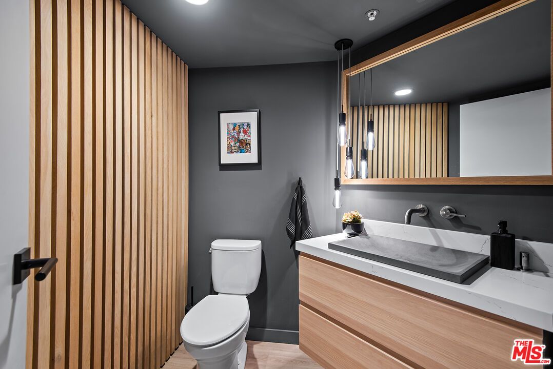 Bathroom, Interior, Recessed Lighting, Wood Texture Flooring