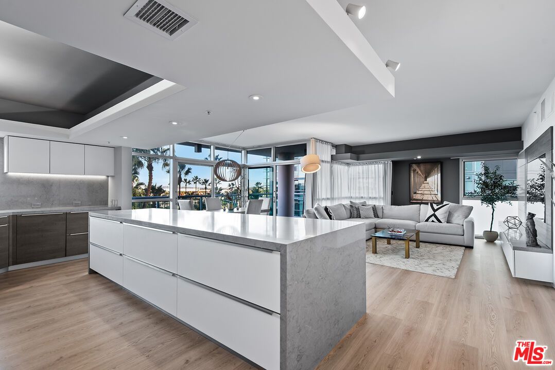 Interior, Kitchen, Living room, Pendant Lights, Recessed Lighting, Wood Texture Flooring