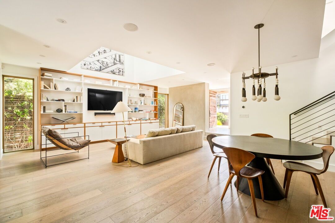 Dining room, Interior, Living room, Pendant Lights, Recessed Lighting, Wood Texture Flooring