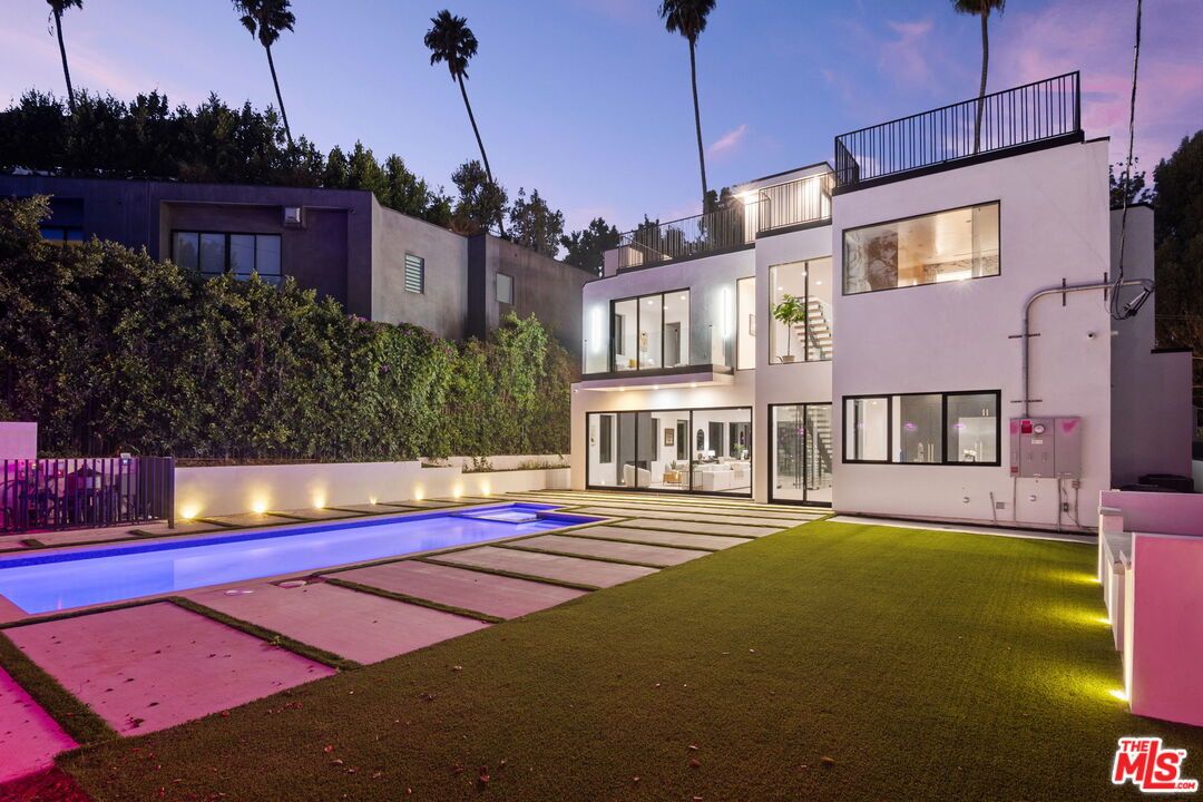 Backyard, Exterior, Pool