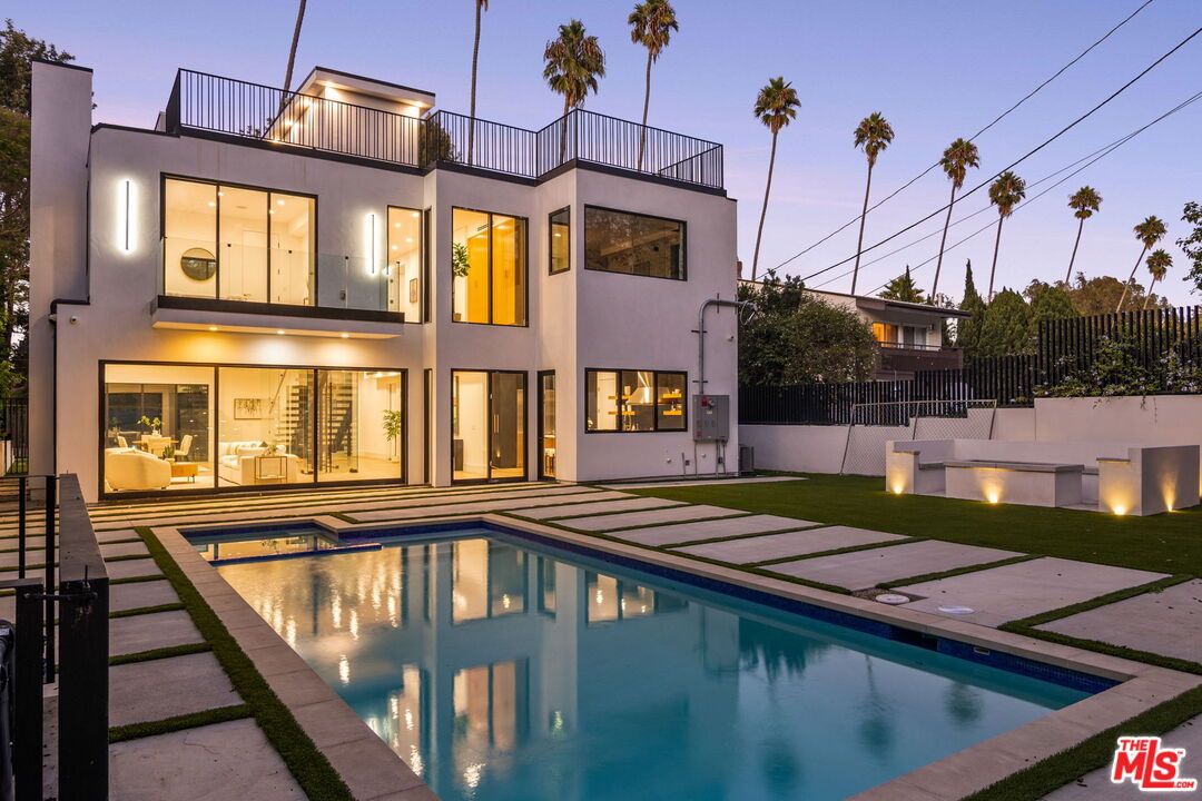 Backyard, Exterior, Pool