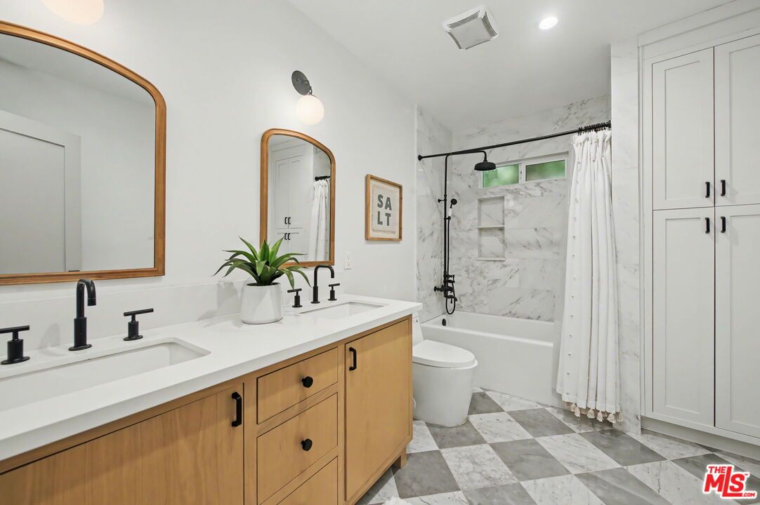 Bathroom, Dual Sink Vanities, Interior, Marble Walls, Recessed Lighting