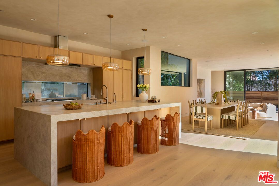 Dining room, Interior, Kitchen, Pendant Lights, Recessed Lighting, Wood Texture Flooring