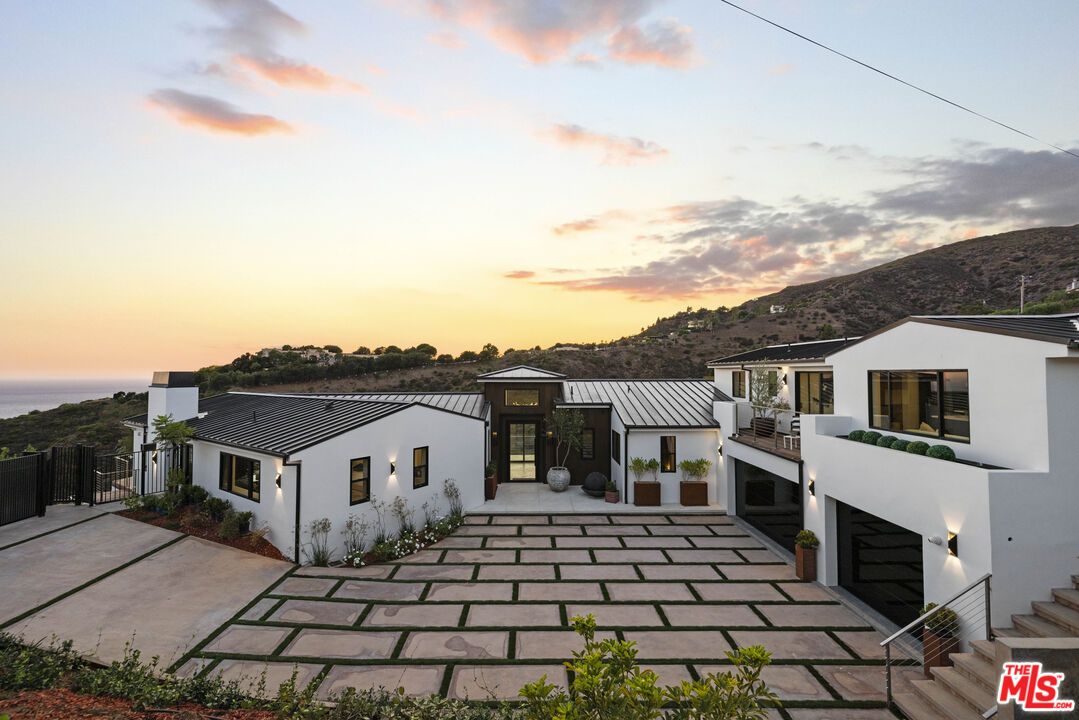 Attached, Exterior, Facade, Spanish Mediterranean