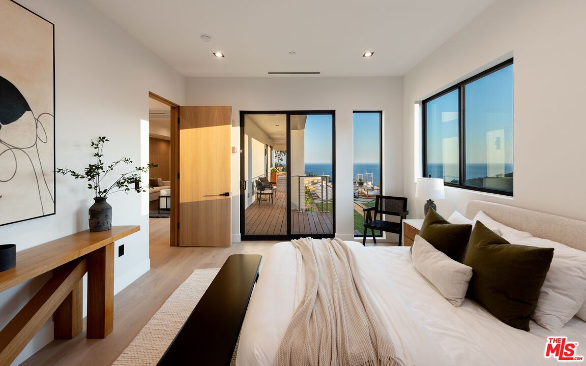 Bedroom, Interior, Recessed Lighting, Water, Wood Texture Flooring