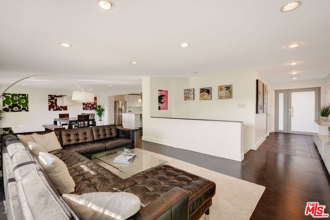 Interior, Kitchen, Living room, Recessed Lighting, Wood Texture Flooring