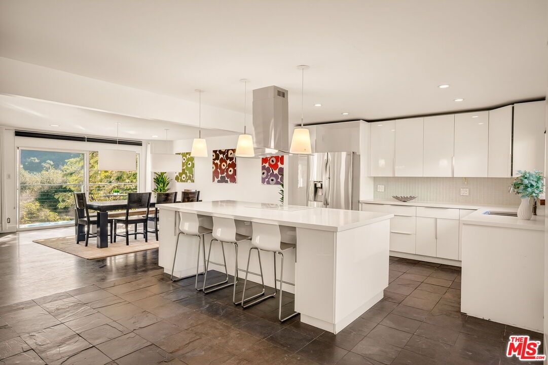 Dining room, Interior, Kitchen, Pendant Lights, Recessed Lighting, Stainless Steel Appliances