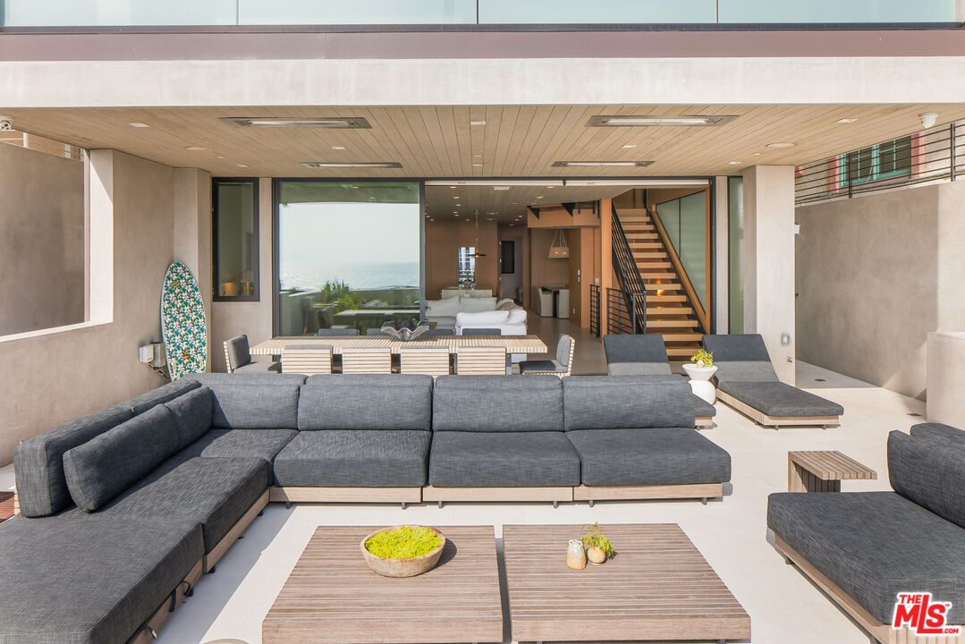 Exterior, Interior, Living room, Recessed Lighting, Water