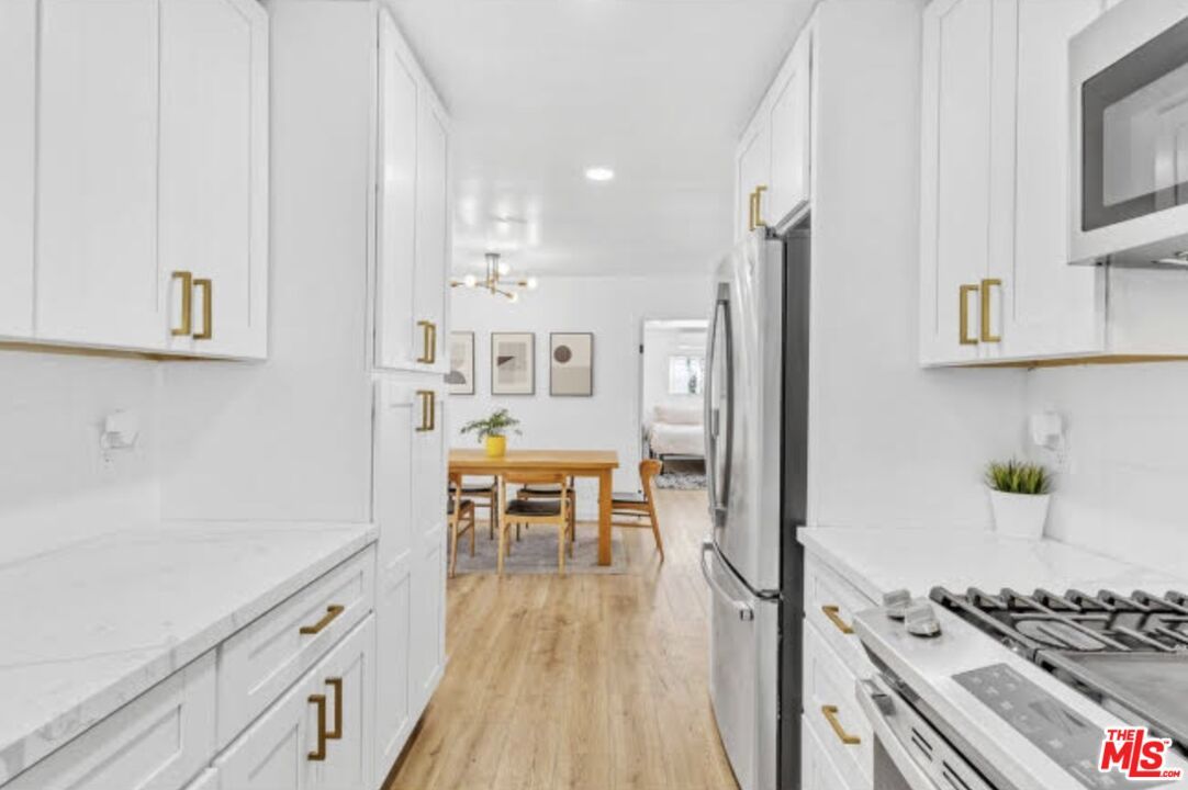 Chandelier, Dining room, Interior, Kitchen, Recessed Lighting, Wood Texture Flooring