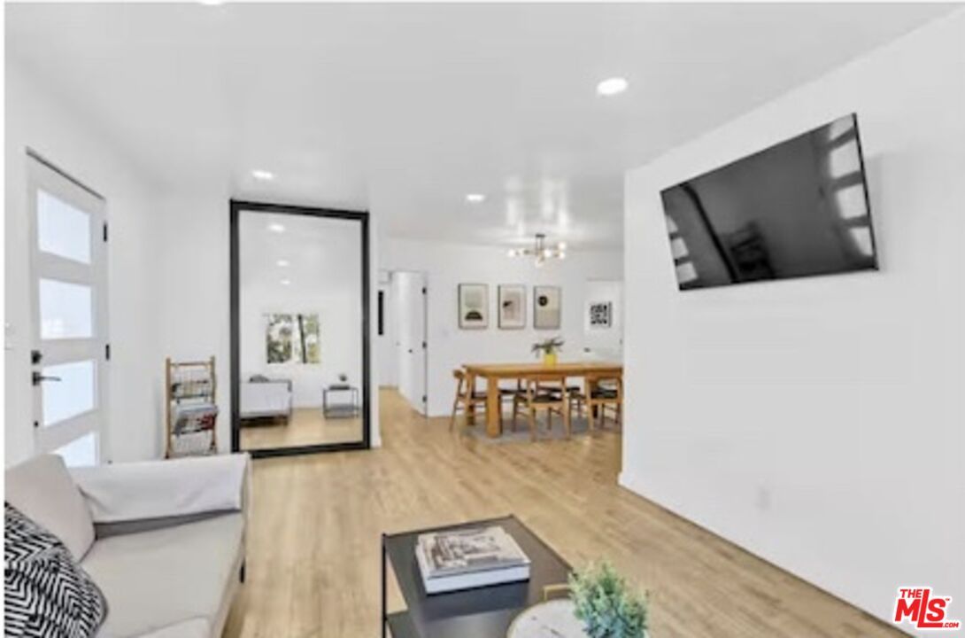Chandelier, Dining room, Interior, Living room, Recessed Lighting, Wood Texture Flooring