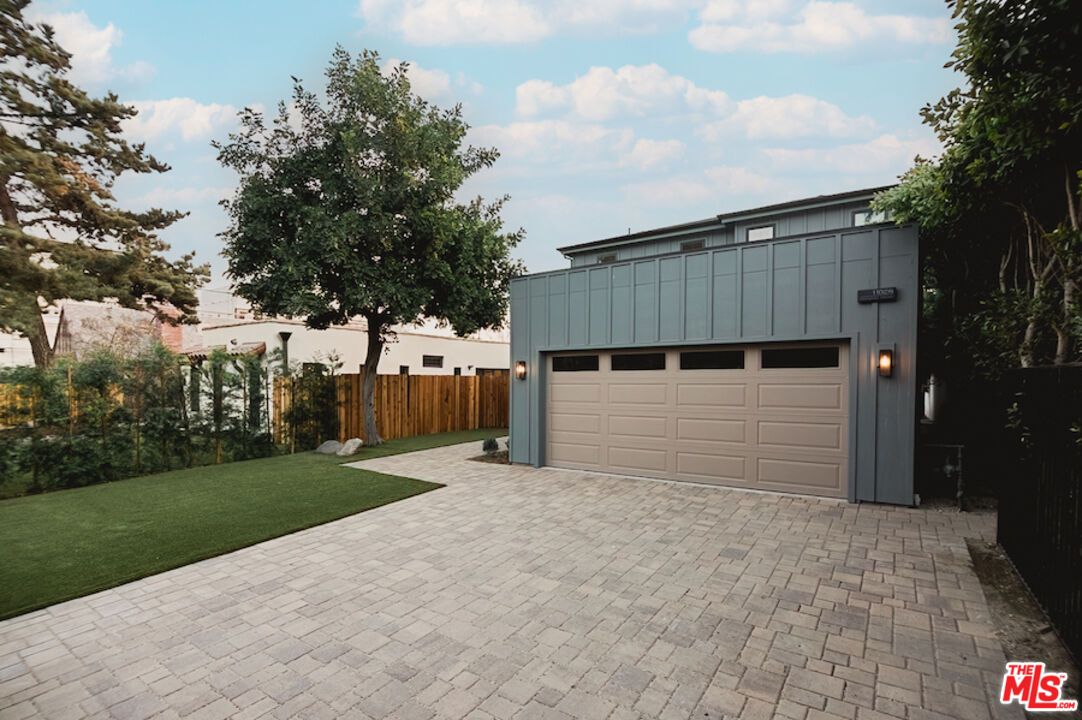 Backyard, Detached Garage, Exterior