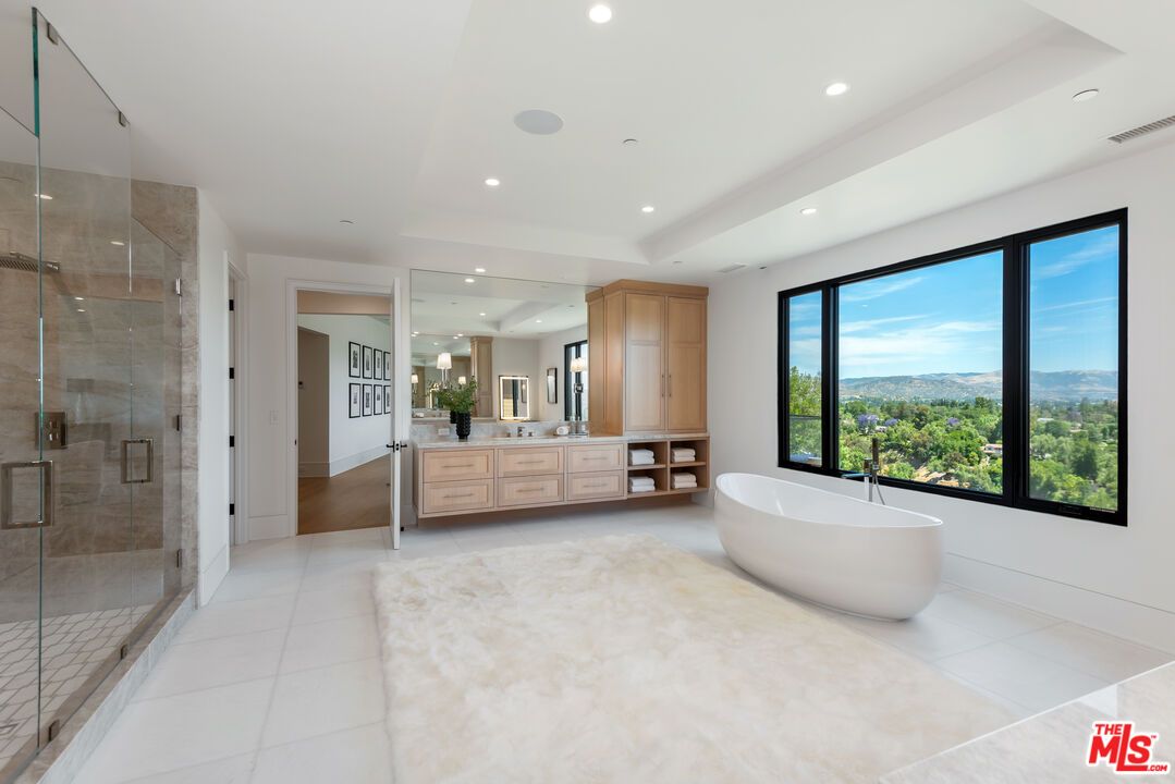 Bathroom, Dual Sink Vanities, Free Standing Baths, Glass Shower, Interior, Recessed Lighting