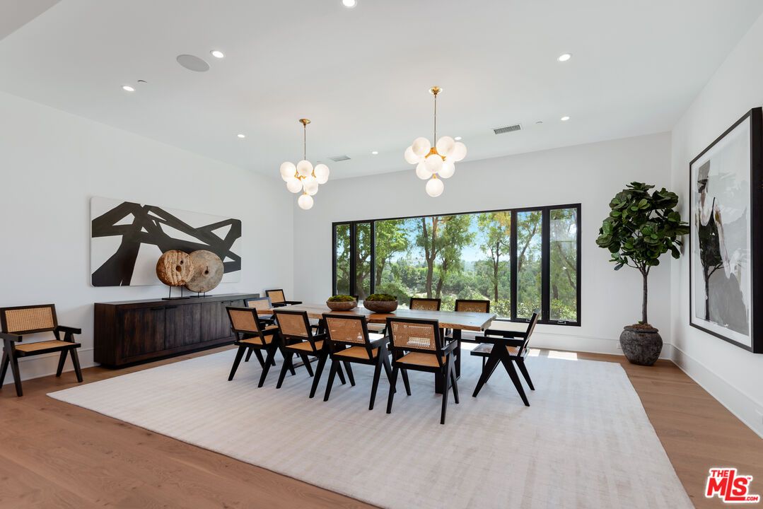 Chandelier, Dining room, Interior, Pendant Lights, Recessed Lighting, Wood Texture Flooring