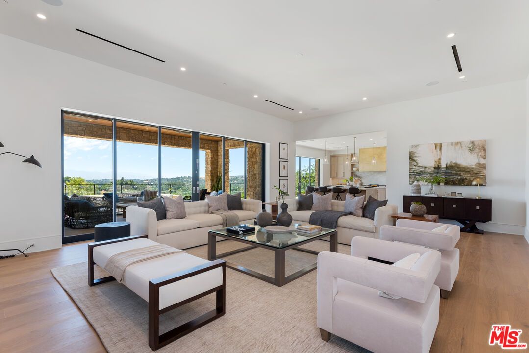 Interior, Living room, Pendant Lights, Recessed Lighting, Wood Texture Flooring