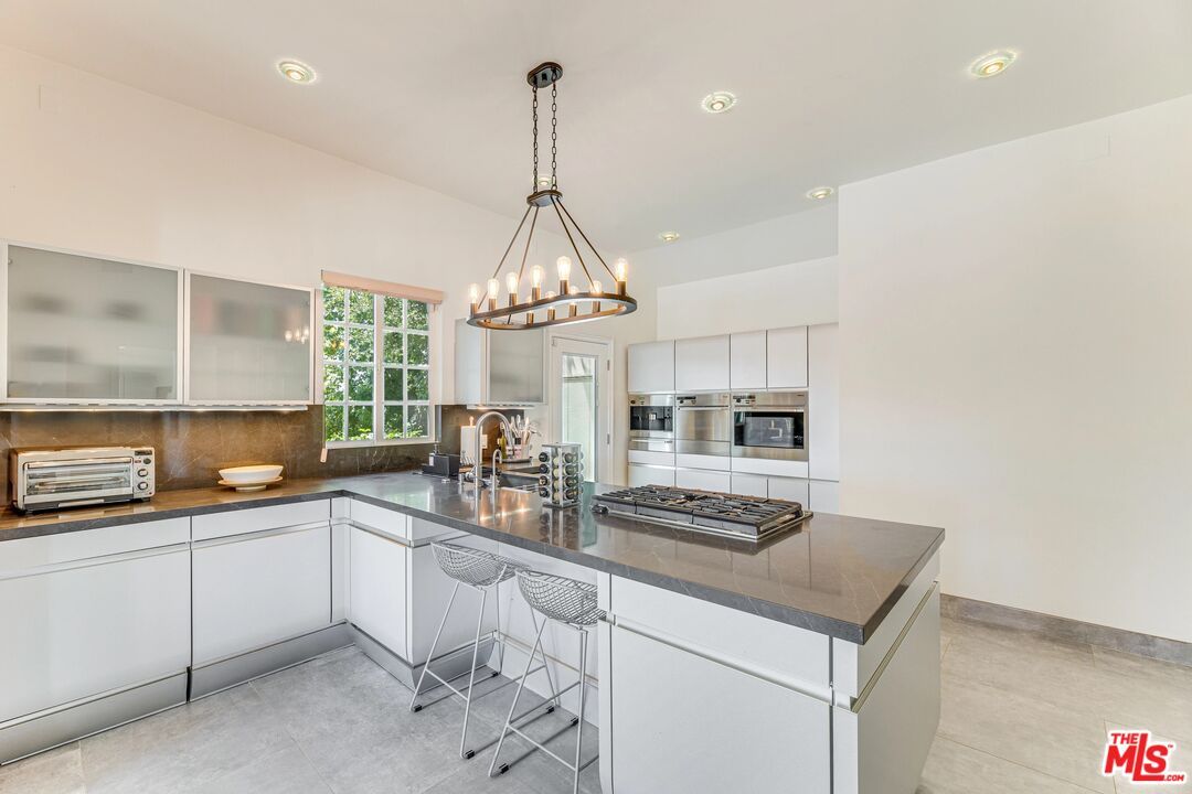 Chandelier, Interior, Kitchen, Recessed Lighting, Stainless Steel Appliances