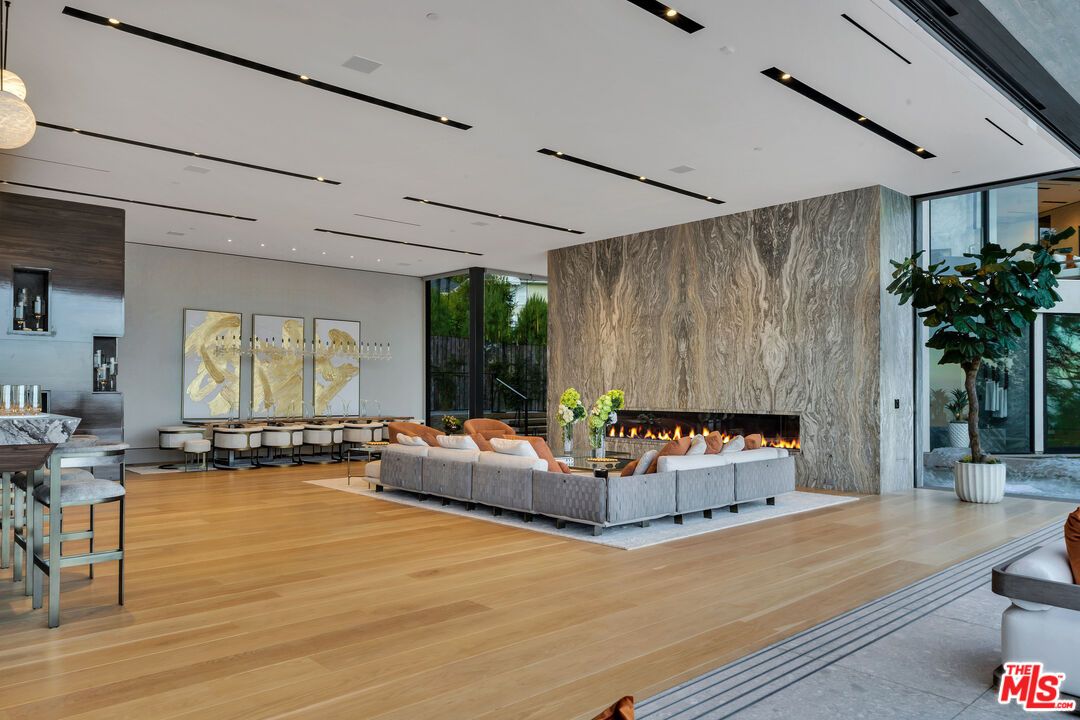 Fireplace, Interior, Living room, Pendant Lights, Recessed Lighting, Wood Texture Flooring