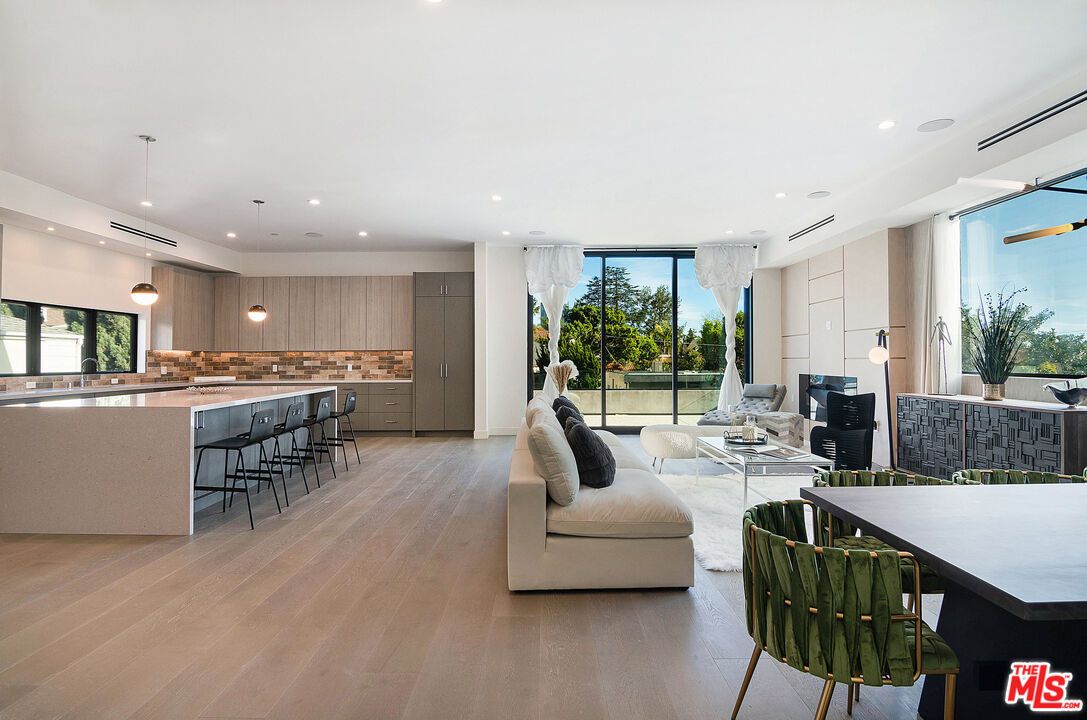 Interior, Kitchen, Living room, Pendant Lights, Recessed Lighting, Wood Texture Flooring