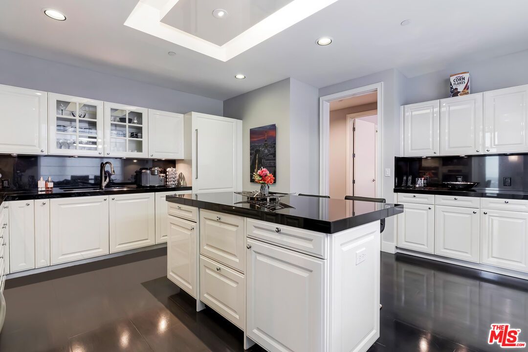 Interior, Kitchen, Recessed Lighting