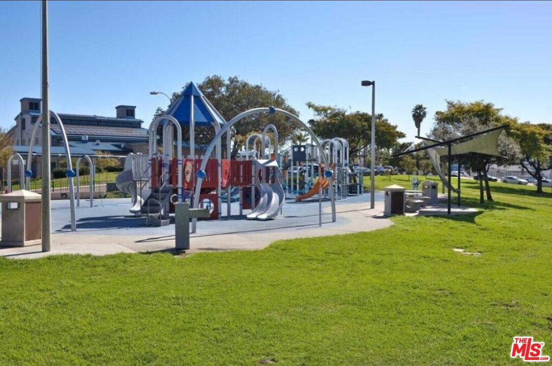 Backyard, Exterior, Playground