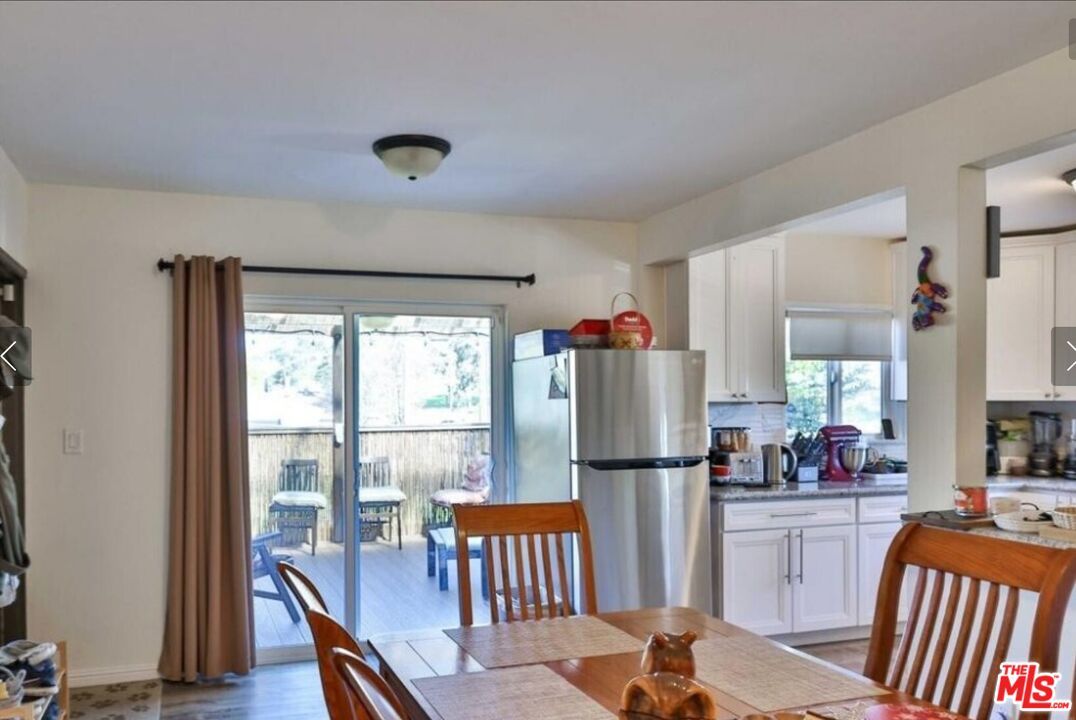 Dining room, Interior, Kitchen, Stainless Steel Appliances, Wood Texture Flooring