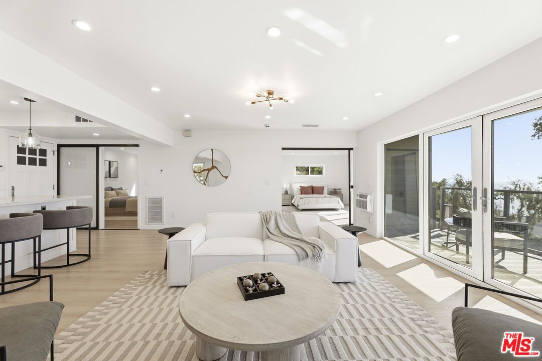 Bedroom, Interior, Living room, Pendant Lights, Recessed Lighting, Wood Texture Flooring