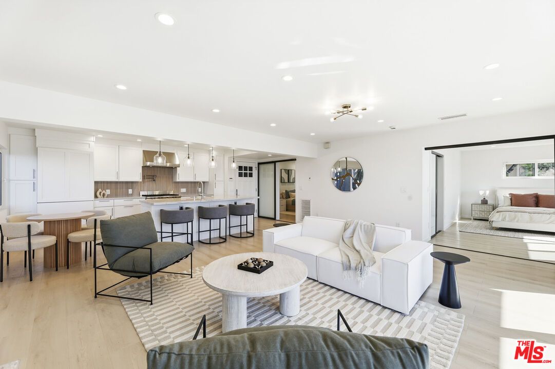 Dining room, Interior, Kitchen, Living room, Pendant Lights, Recessed Lighting, Wood Texture Flooring