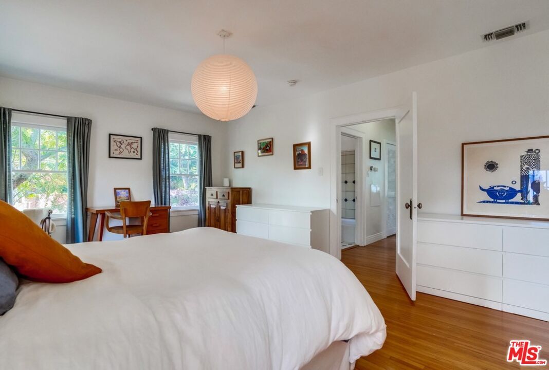 Bedroom, Interior, Pendant Lights, Wood Texture Flooring