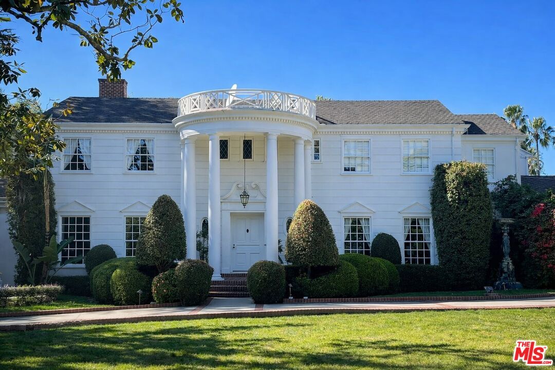 Exterior, Facade, French Provincial