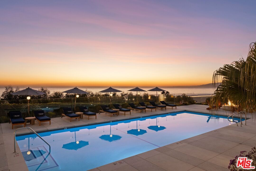 Exterior, Pool, Water