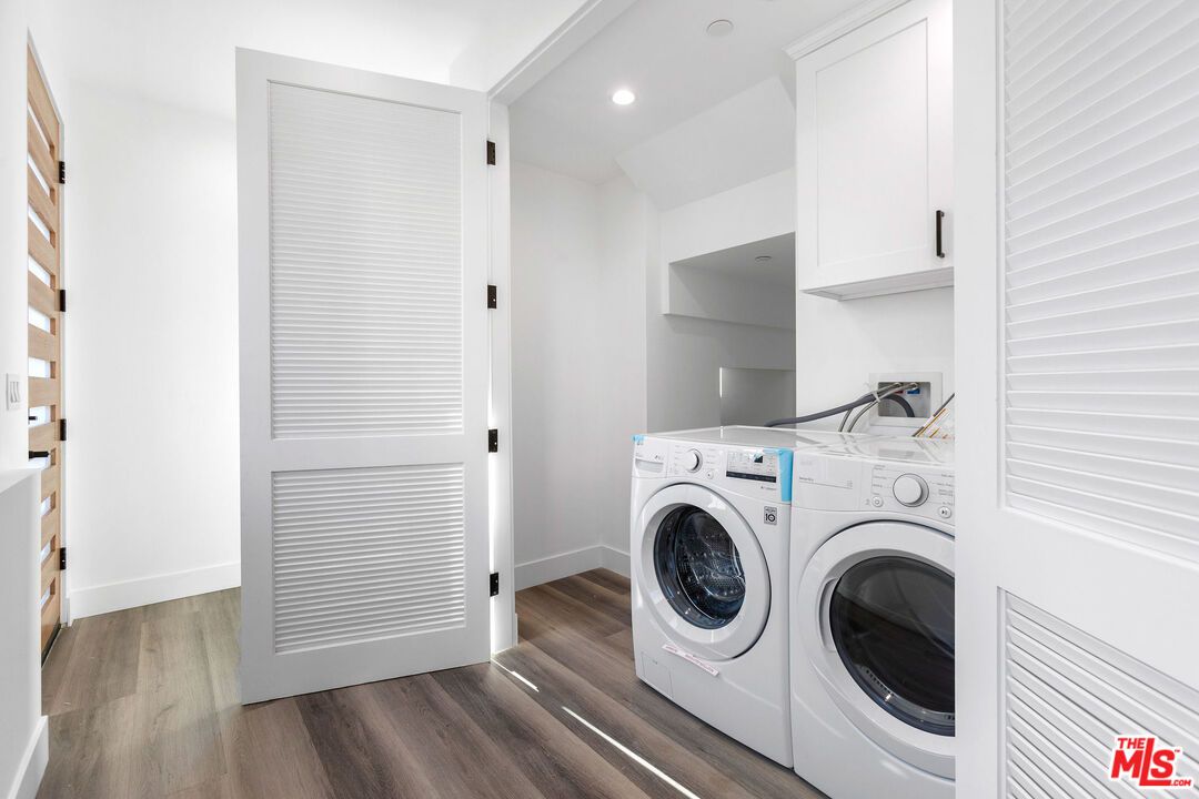 Interior, Recessed Lighting, Utility Closets, Washer, Wood Texture Flooring